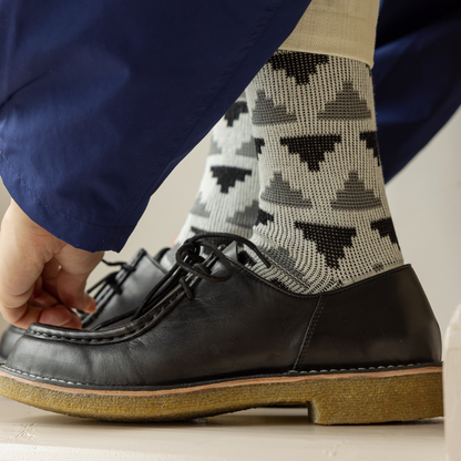 2-Pack Men's Classic Retro Minimalist Cotton Socks: Perfect for Business Casual Wear