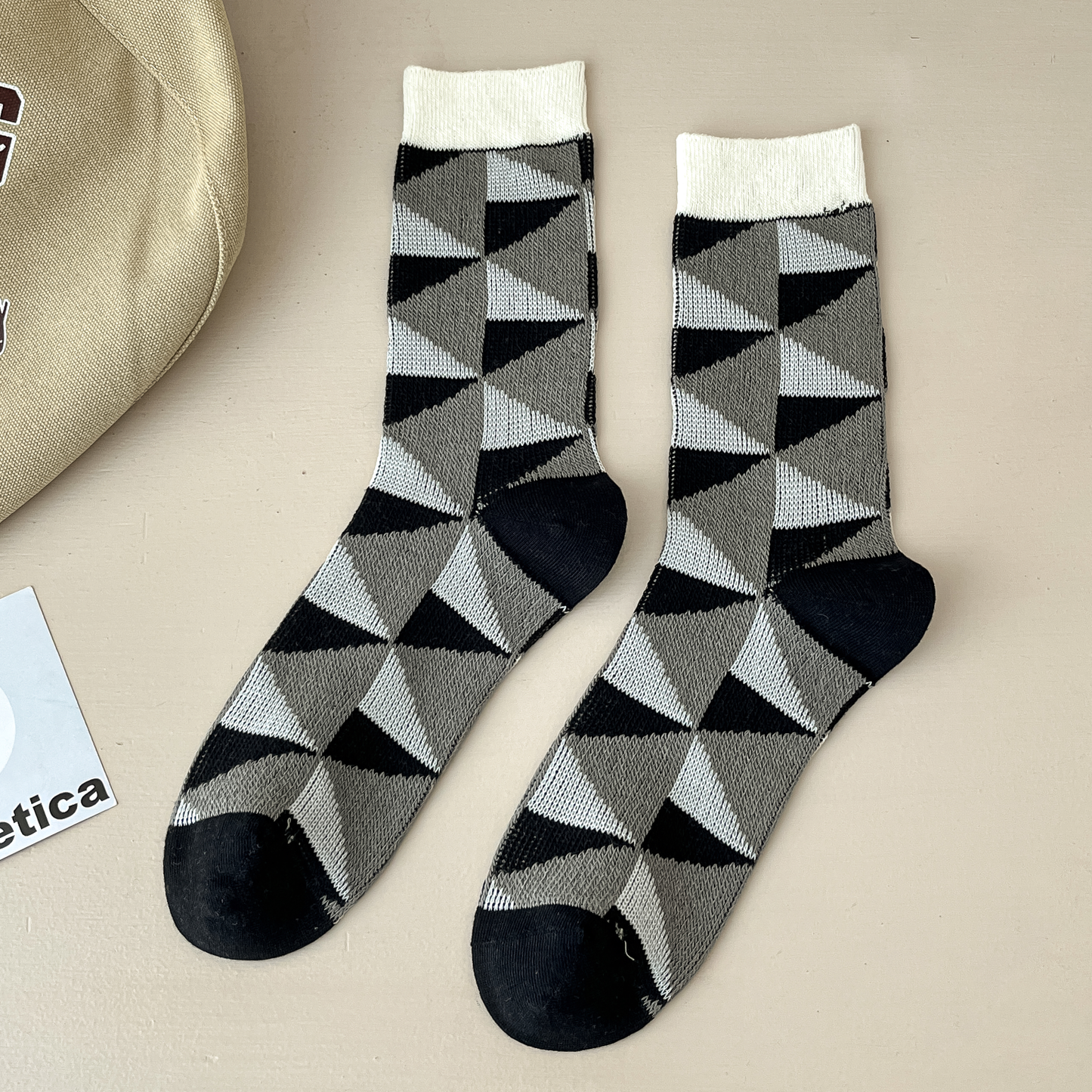 2-Pack Men's Classic Retro Minimalist Cotton Socks: Perfect for Business Casual Wear
