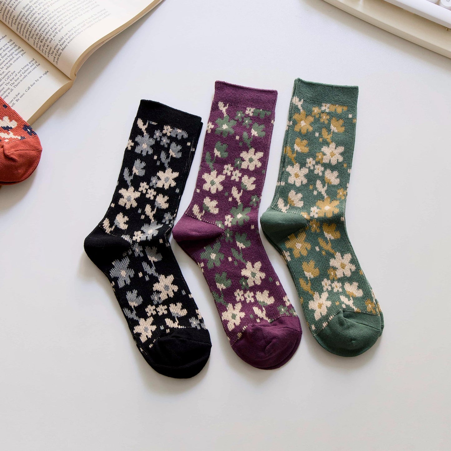 2-Pack Retro Floral Socks: Warm Knitted Cotton Elegance for Women