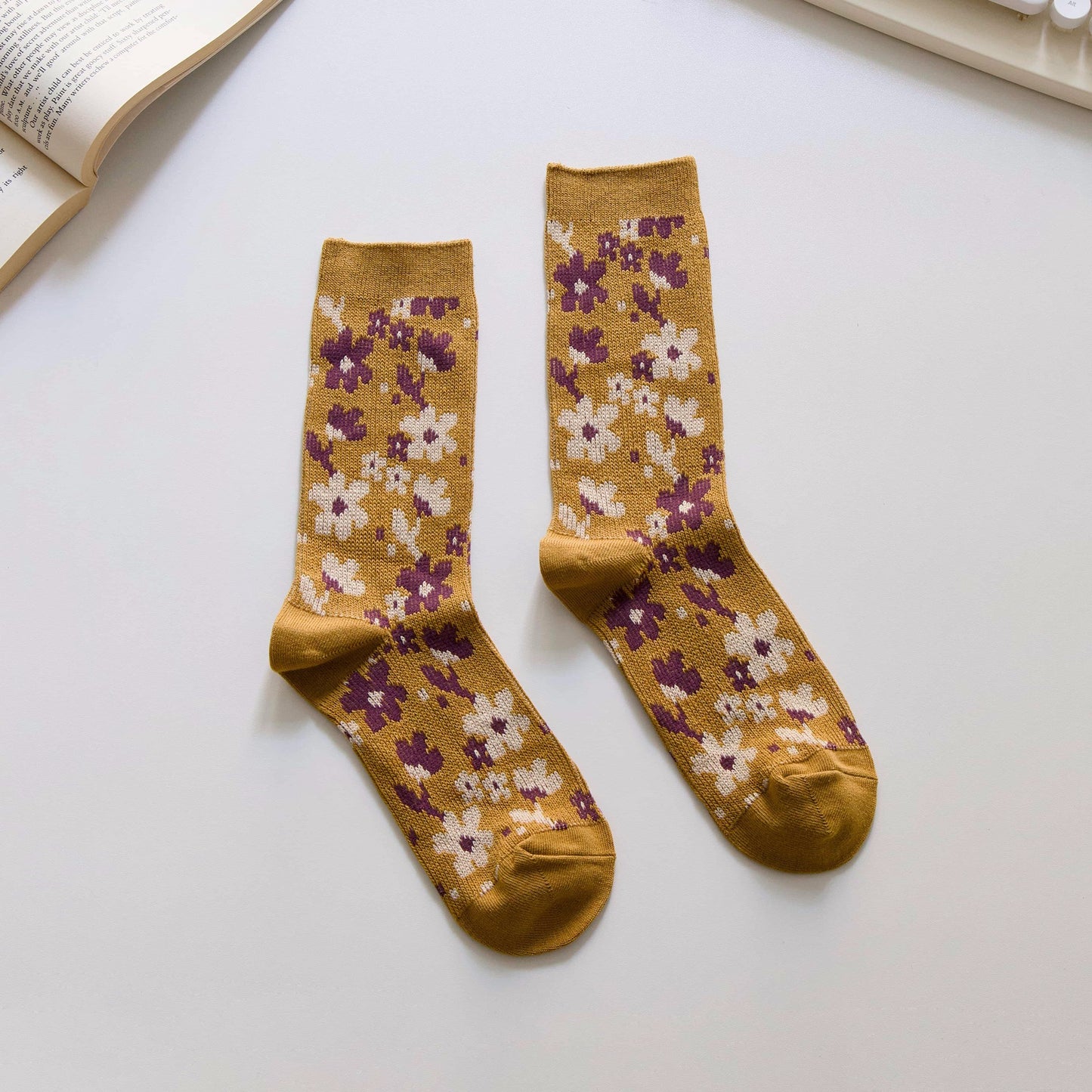 2-Pack Retro Floral Socks: Warm Knitted Cotton Elegance for Women