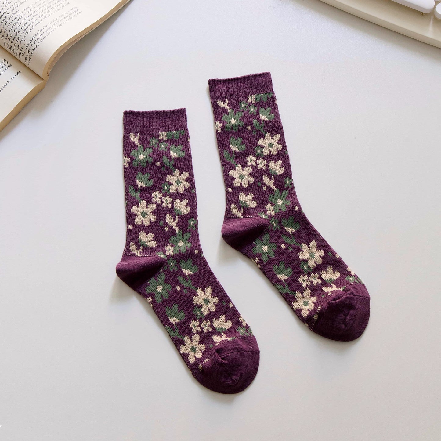 2-Pack Retro Floral Socks: Warm Knitted Cotton Elegance for Women