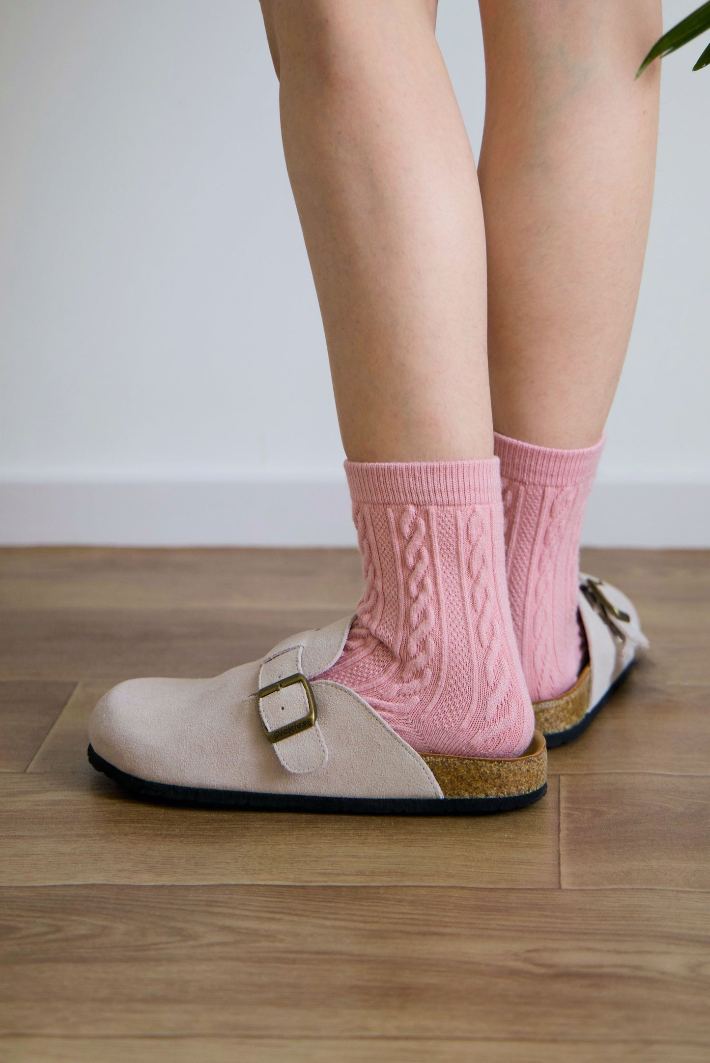 2-Pack Retro Warm Twist Socks - Solid Color Knitted Wool Elegance