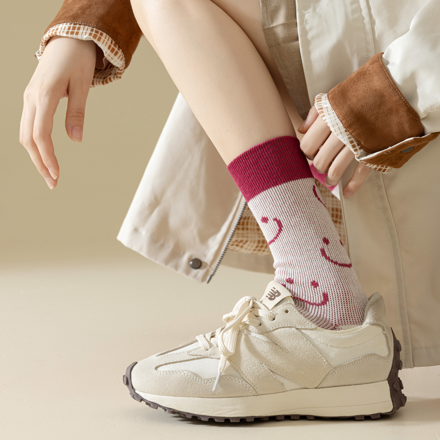 2-Pack Women's Pink Cotton Socks: Breathable Comfort with a Smiley Face Twist