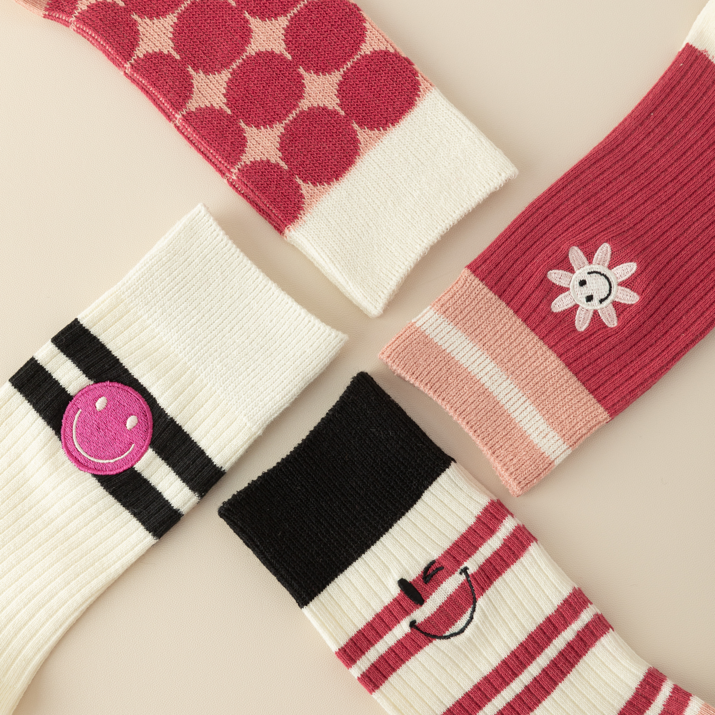 2-Pack Women's Pink Cotton Socks: Breathable Comfort with a Smiley Face Twist