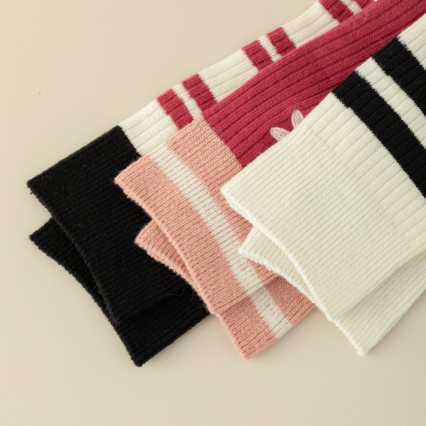 2-Pack Women's Pink Cotton Socks: Breathable Comfort with a Smiley Face Twist