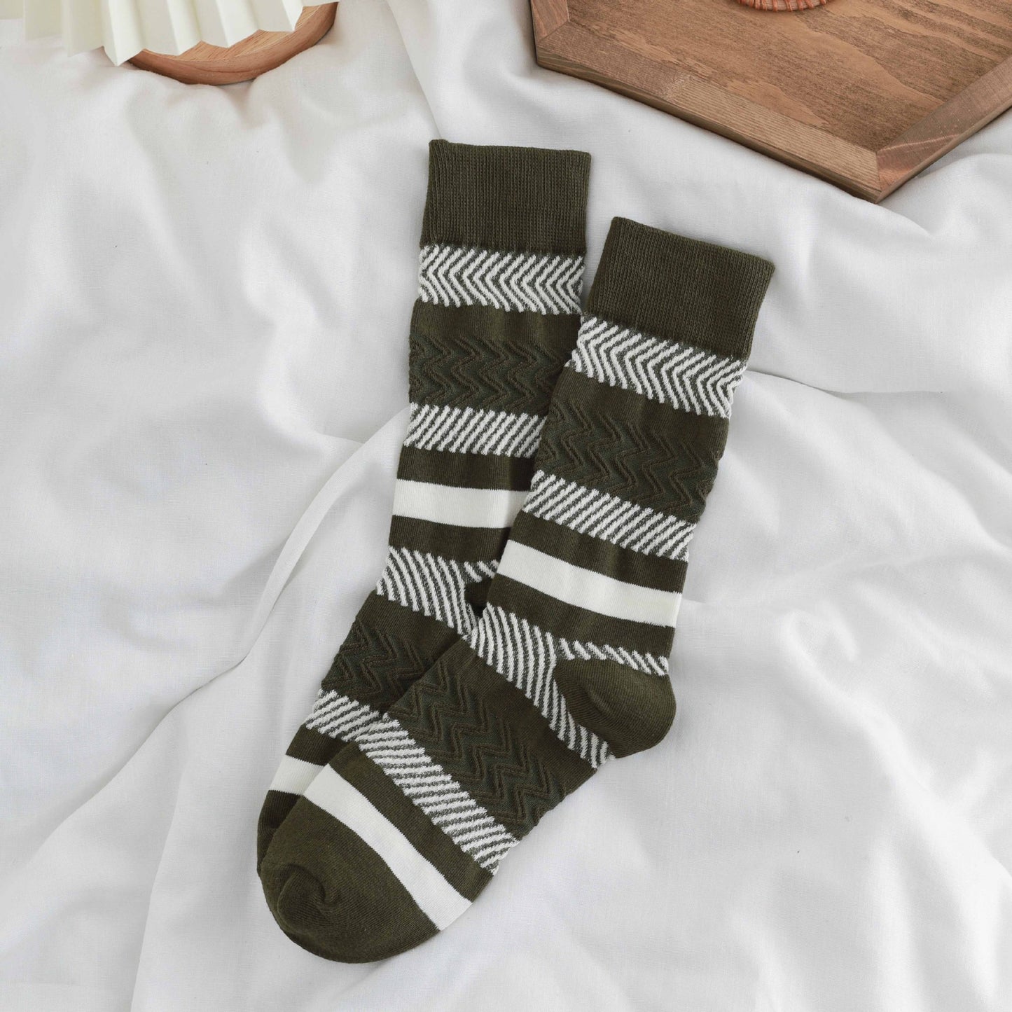 2-Pack Women's Striped Trendy Socks: Knitted Cotton Crew Comfort & Style