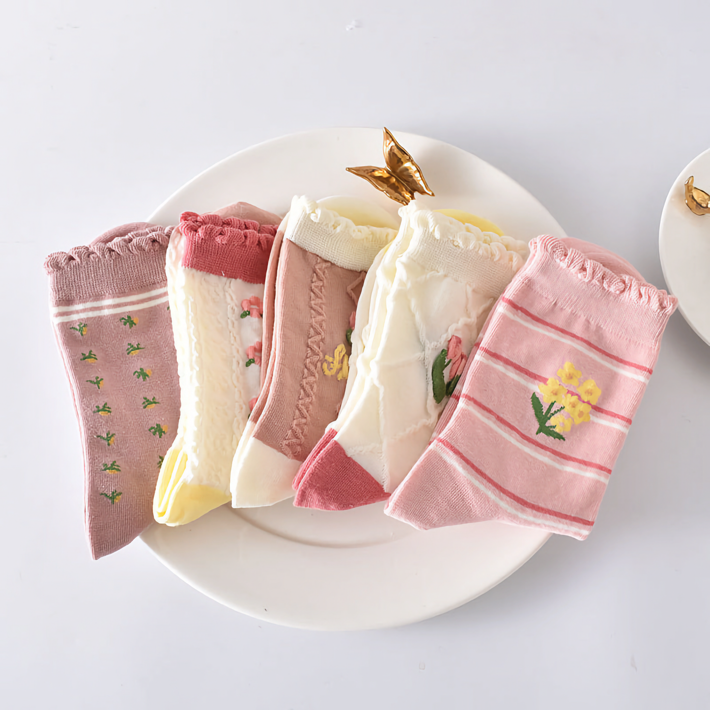 5-Pack The Sweetest Pink Cotton Socks - Women's Versatile Socks with Floral Trim