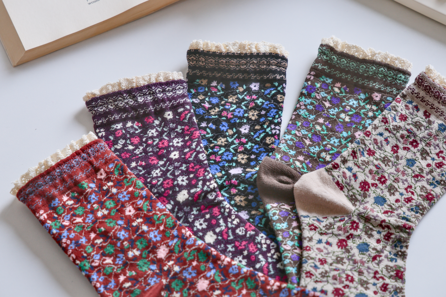 2-Pack Women's Vintage Floral Socks - Lace Trim, Soft & Elegant