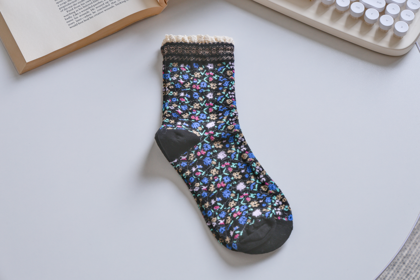 2-Pack Women's Vintage Floral Socks - Lace Trim, Soft & Elegant