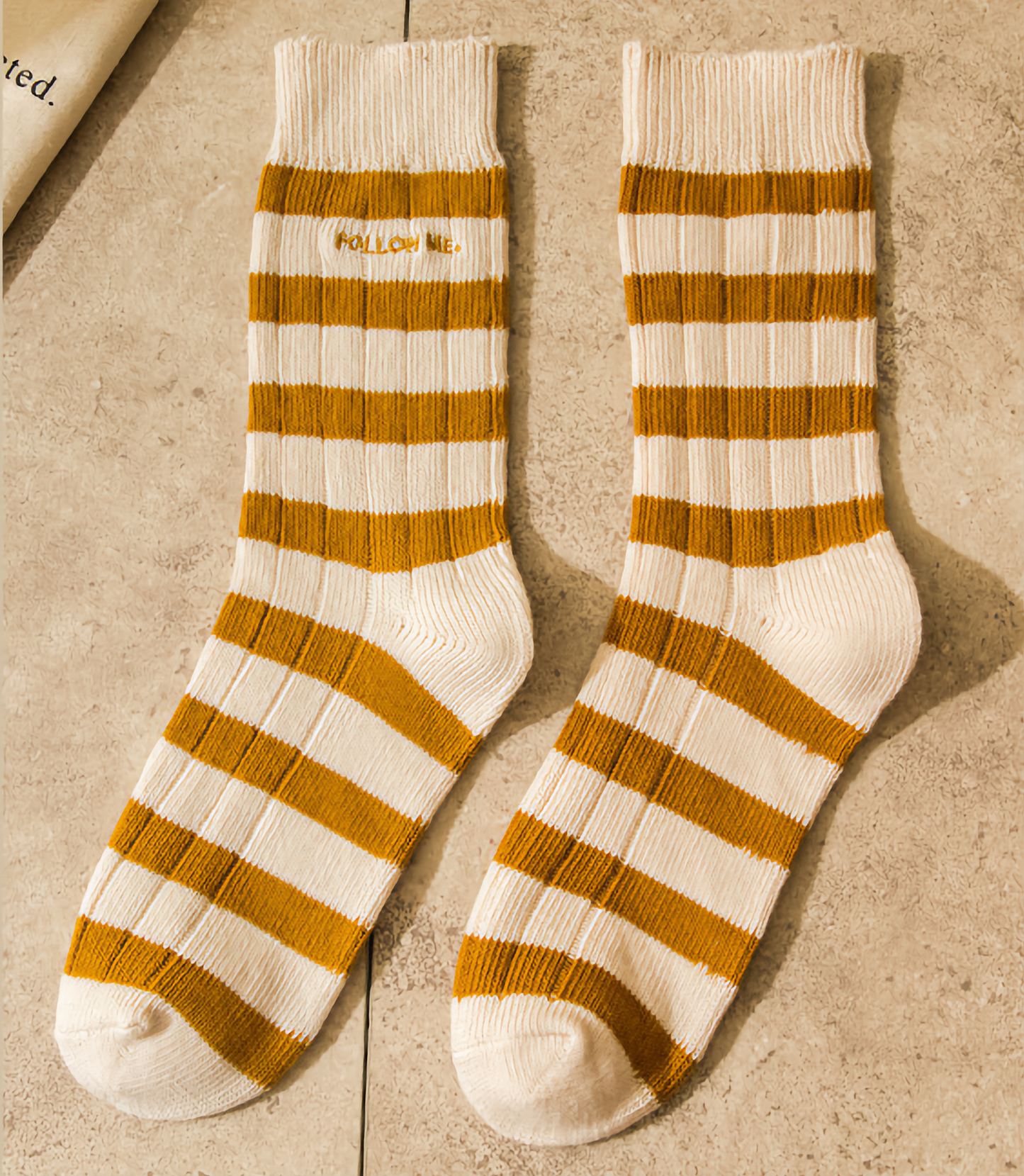 2-Pack Unisex Vintage Stripes: Classic Striped Socks for Everyone