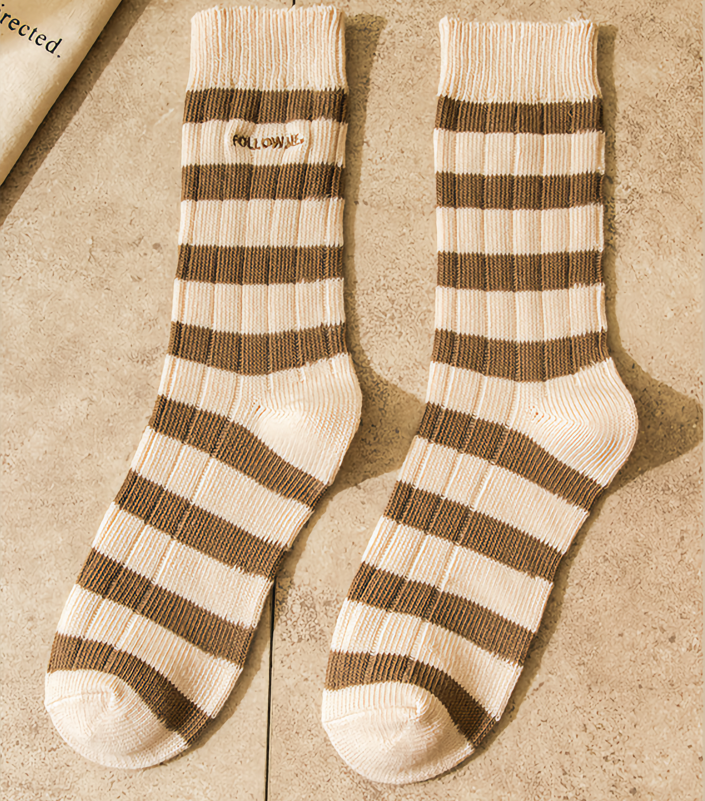 2-Pack Unisex Vintage Stripes: Classic Striped Socks for Everyone