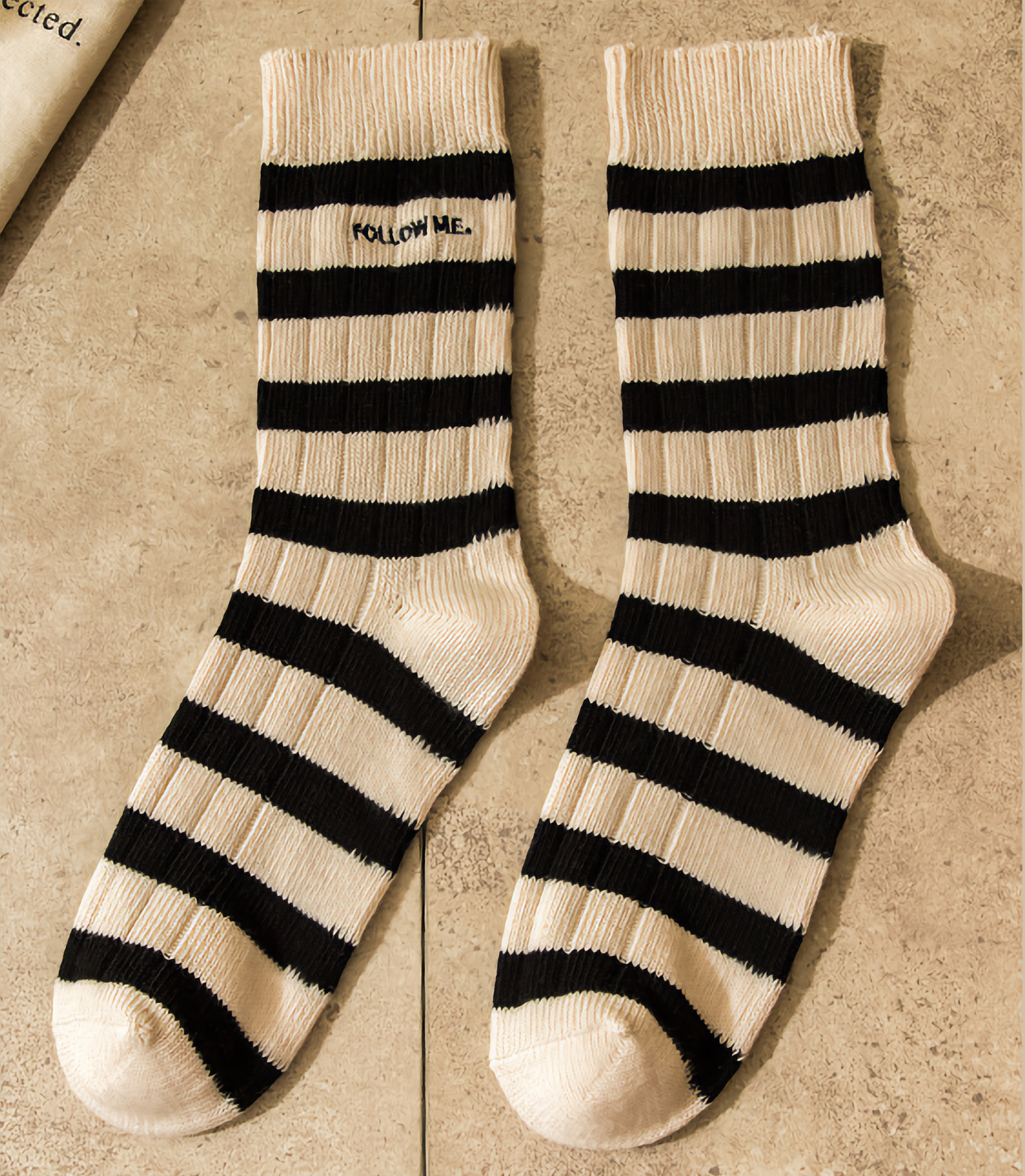 2-Pack Unisex Vintage Stripes: Classic Striped Socks for Everyone