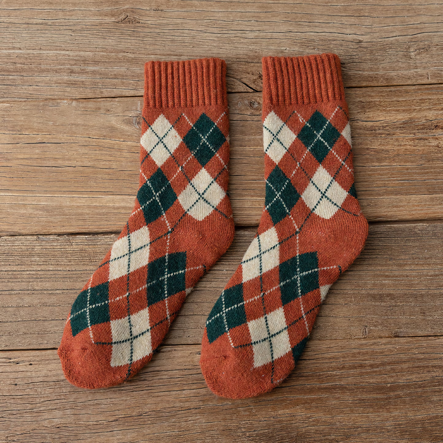 2-Pack Vintage Wool Socks: Knitted Cozy Crew Elegance for Women