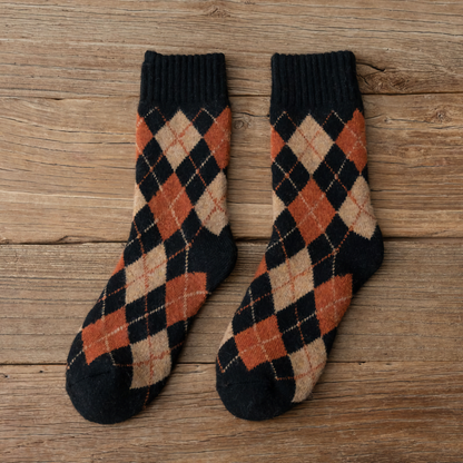 2-Pack Vintage Wool Socks: Knitted Cozy Crew Elegance for Women