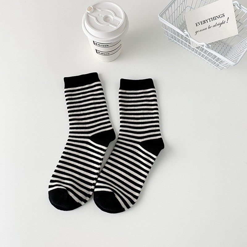 2-Pack Women's Zebra Stripe Socks: Knitted Cotton Crew Elegance