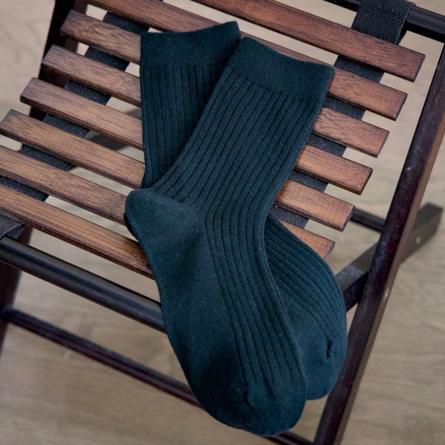 2-Pack Men’s Superfine Wool Ribbed Socks – Classic Winter Warmth