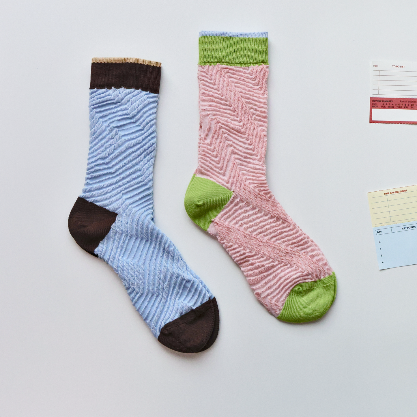 2-Pack Women’s Retro Colorblock Cotton Crew Socks – Soft & Stylish