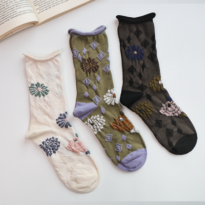 2-Pack Women’s Retro Floral Cotton Crew Socks – Rolled Cuff Design