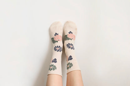 2-Pack Women’s Retro Floral Cotton Crew Socks – Rolled Cuff Design