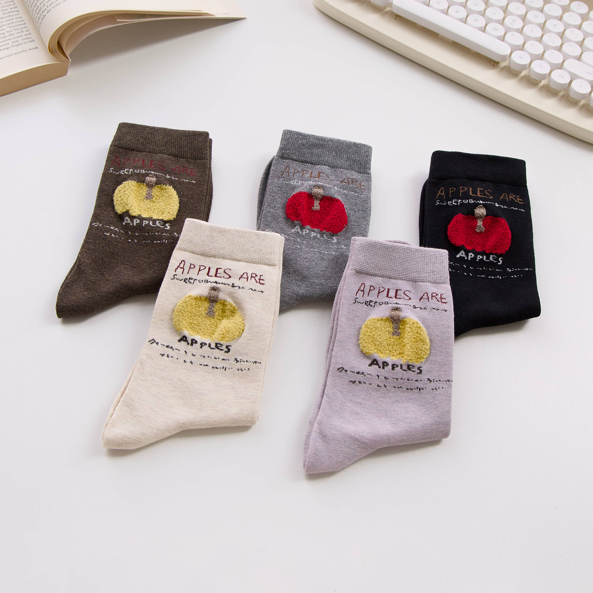 2-Pack Women’s Apple Cotton Crew Socks – Cute Textured Fruit Design