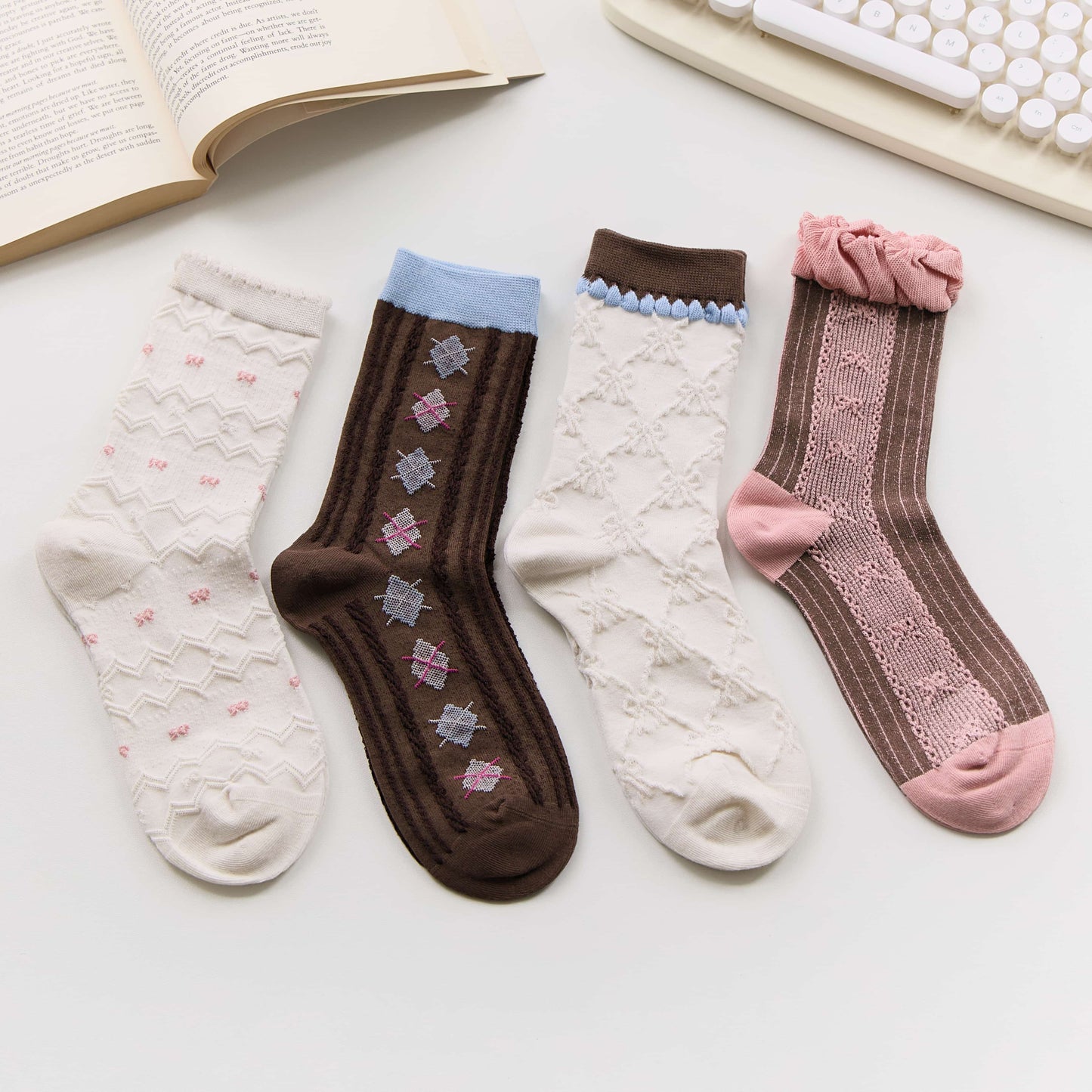 Women’s Bow Cotton Crew Socks – Textured Knit