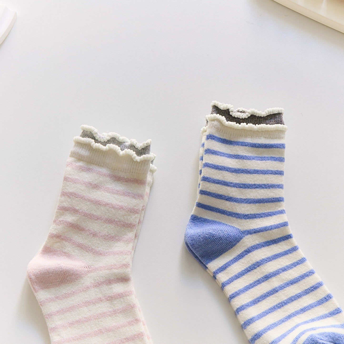 2-Pack Women’s Cotton Blend Striped Crew Socks – Ruffle Trim