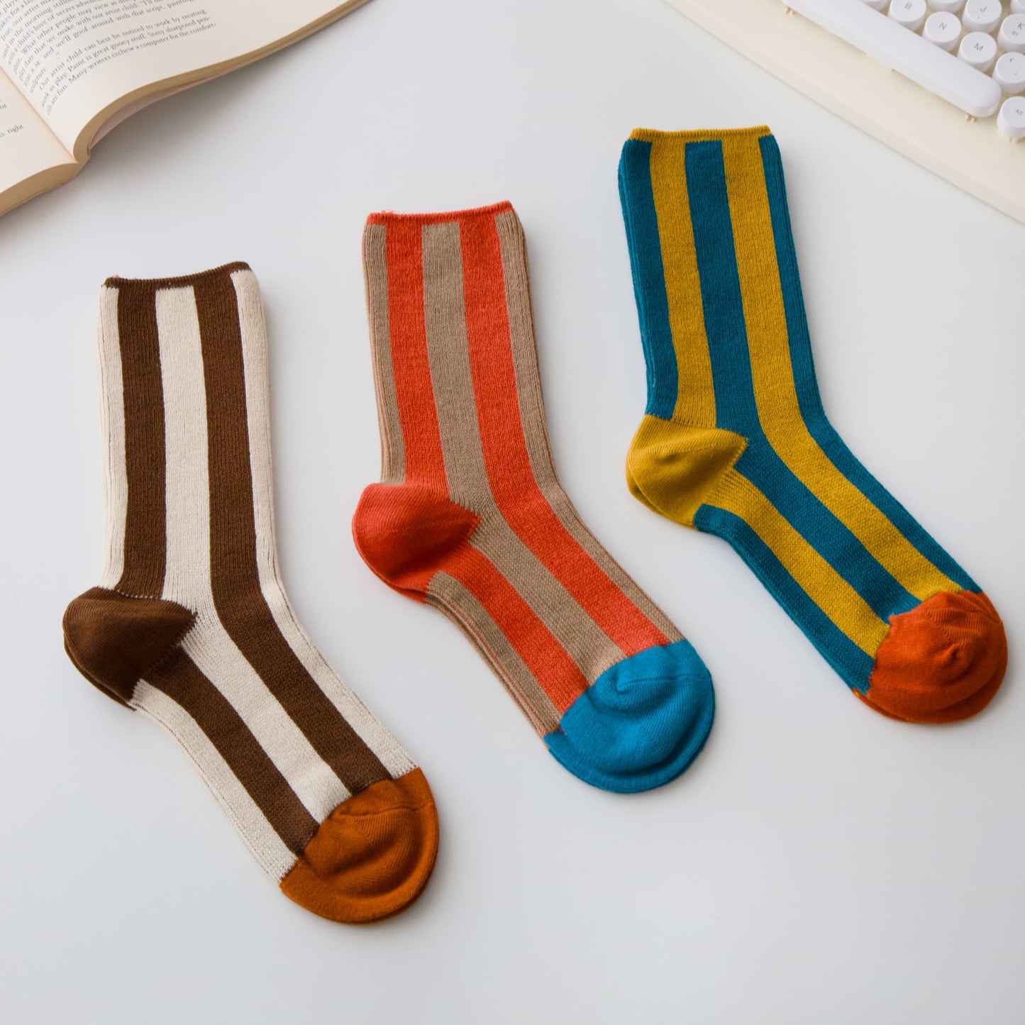 2-Pack Women’s Cotton Striped Crew Socks – Contrast Toe