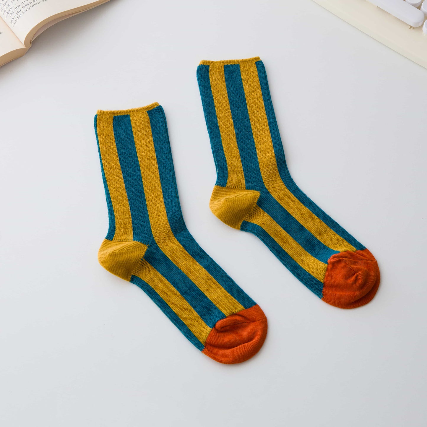 2-Pack Women’s Cotton Striped Crew Socks – Contrast Toe