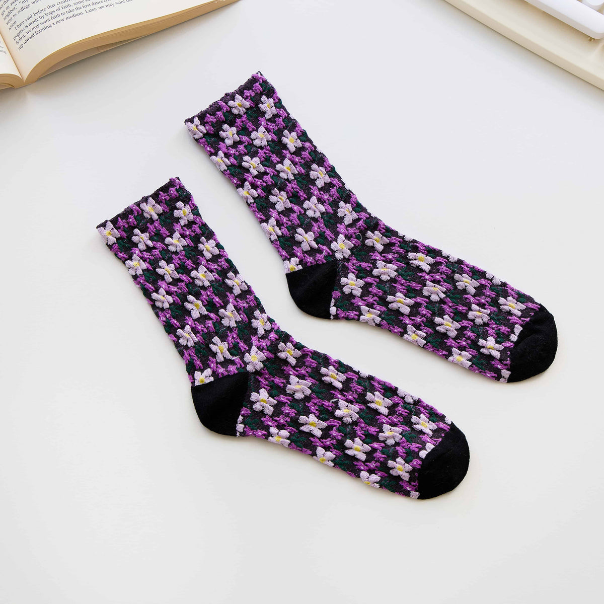2-Pack Women’s Floral Cotton Crew Socks – Soft Textured Knit