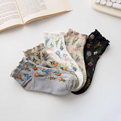 2-Pack Women’s Floral Embroidered Ankle Socks – Soft Cotton