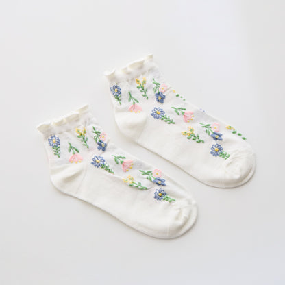 2-Pack Women’s Floral Embroidered Ankle Socks – Soft Cotton