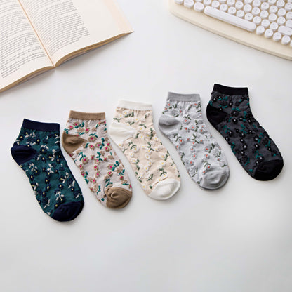 2-Pack Women’s Floral Embroidered Ankle Socks – Soft Lightweight
