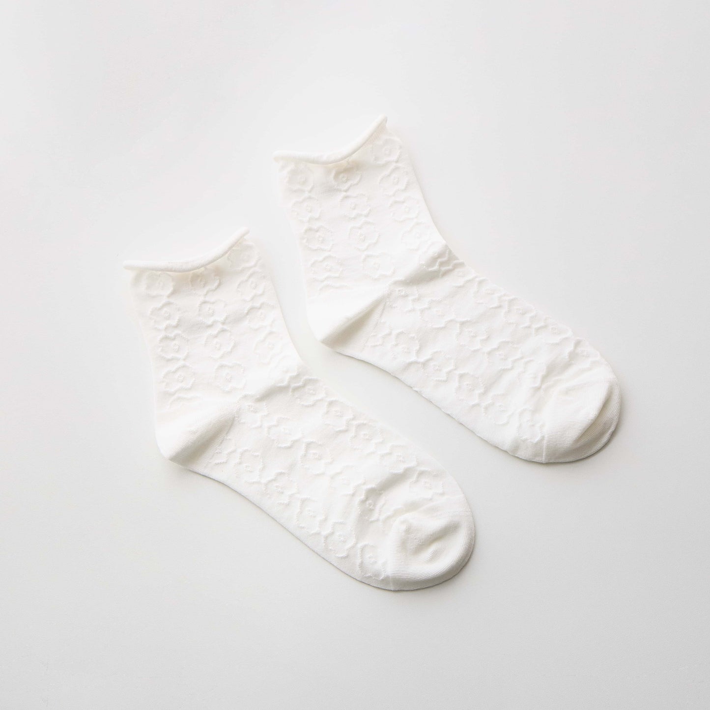2-Pack Women’s Cotton-Rich Floral Crew Socks – Lightweight