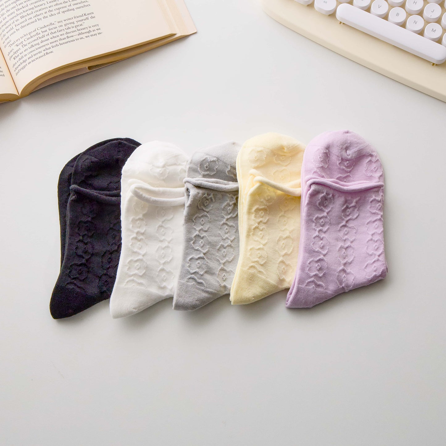 2-Pack Women’s Cotton-Rich Floral Crew Socks – Lightweight