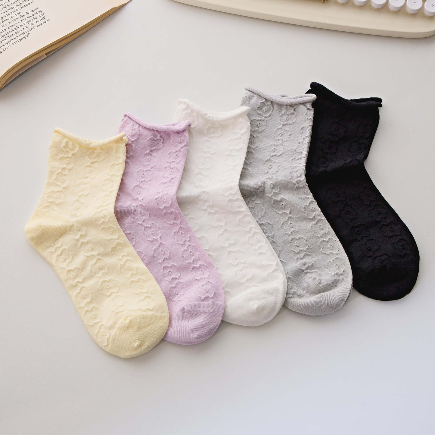 2-Pack Women’s Cotton-Rich Floral Crew Socks – Lightweight
