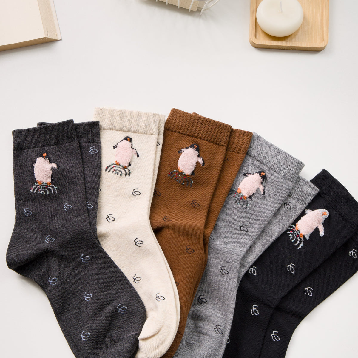 2-Pack Women’s Penguin Cotton Crew Socks – Cute Textured Design