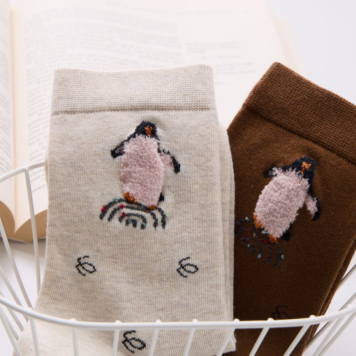 2-Pack Women’s Penguin Cotton Crew Socks – Cute Textured Design