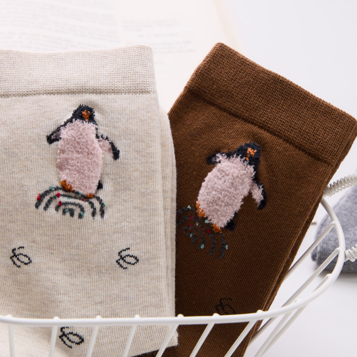 2-Pack Women’s Penguin Cotton Crew Socks – Cute Textured Design