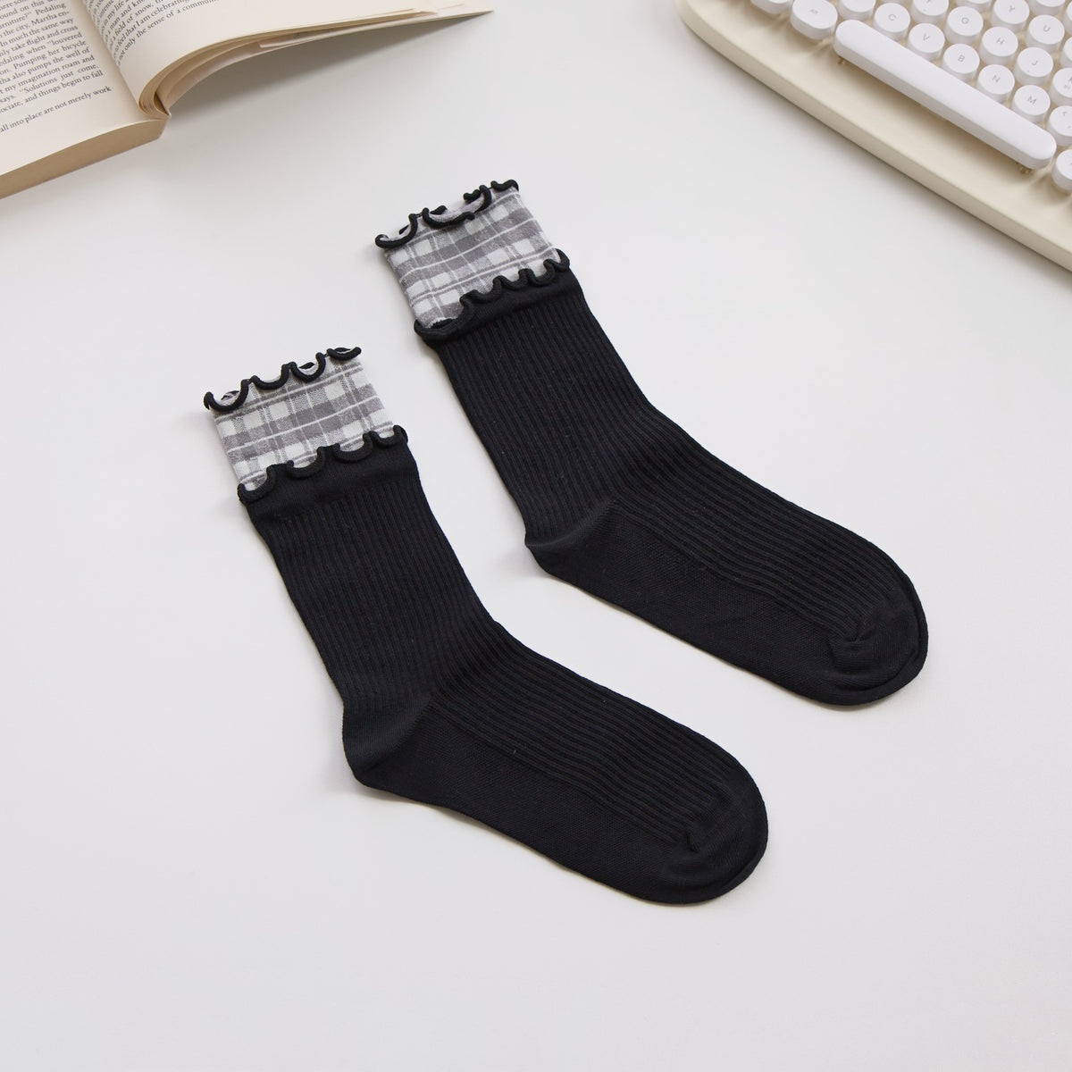 2-Pack Women’s Plaid Ruffle Cotton Crew Socks – Soft Ribbed Knit