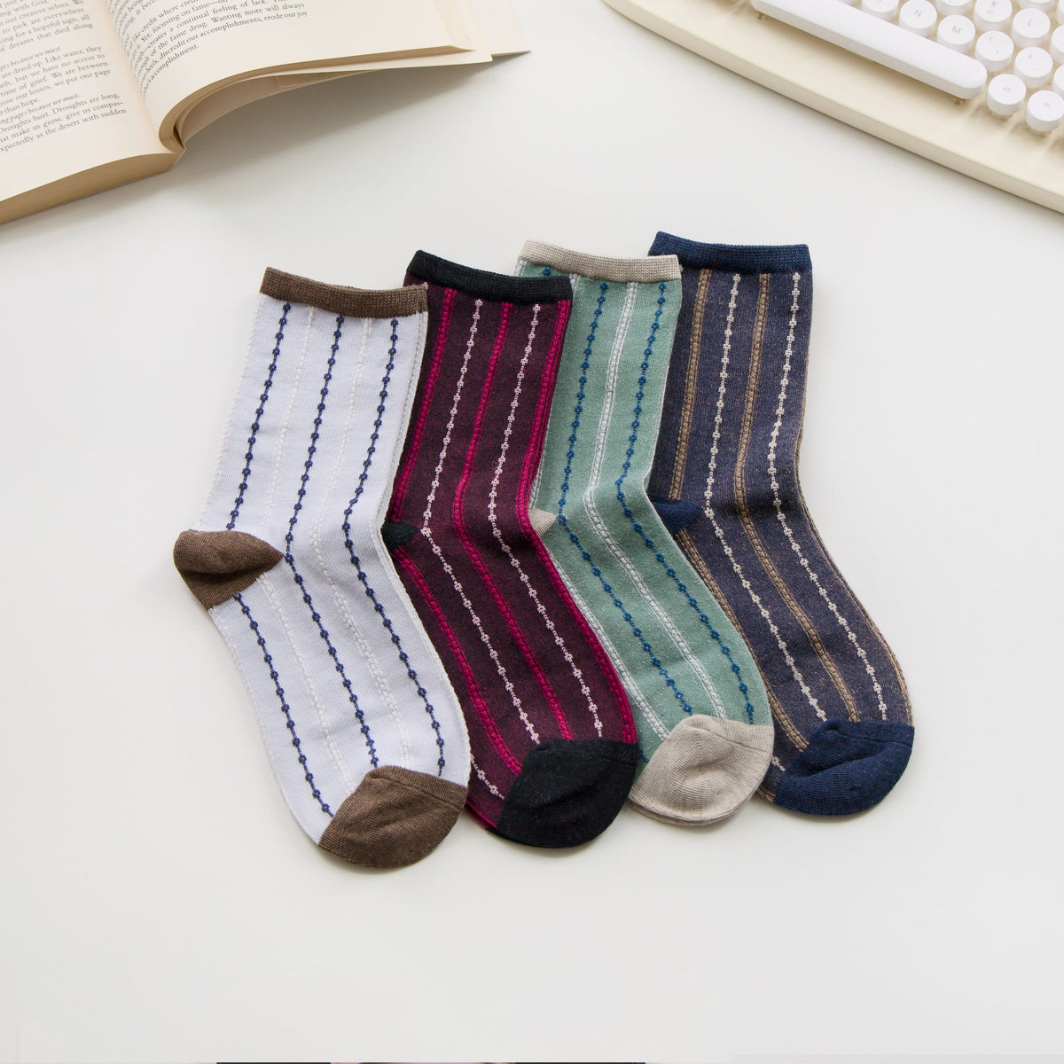 2-Pack Women’s Retro Striped Cotton Crew Socks – Textured Knit