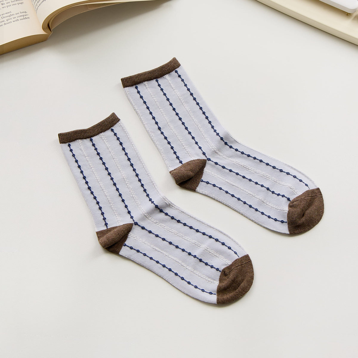 2-Pack Women’s Retro Striped Cotton Crew Socks – Textured Knit
