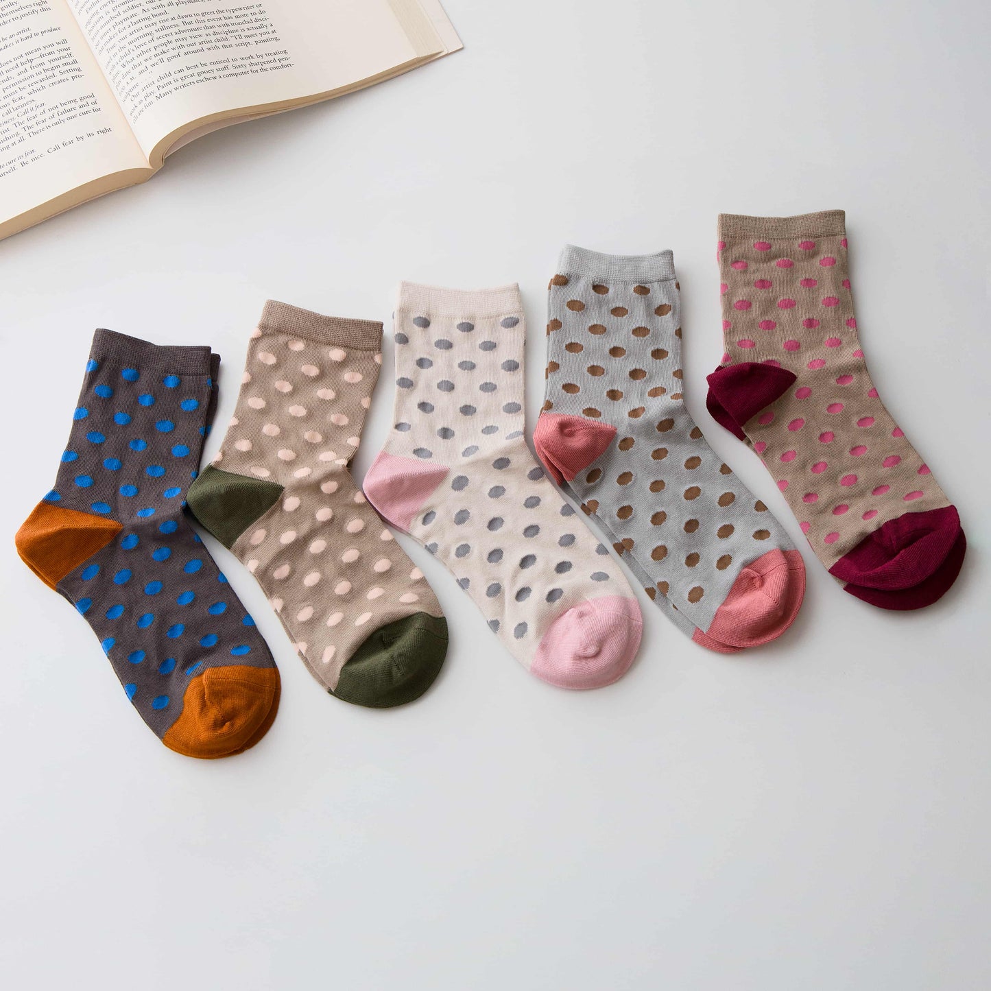 2-Pack Women’s Silk Blend Polka Dot Crew Socks – Soft & Breathable
