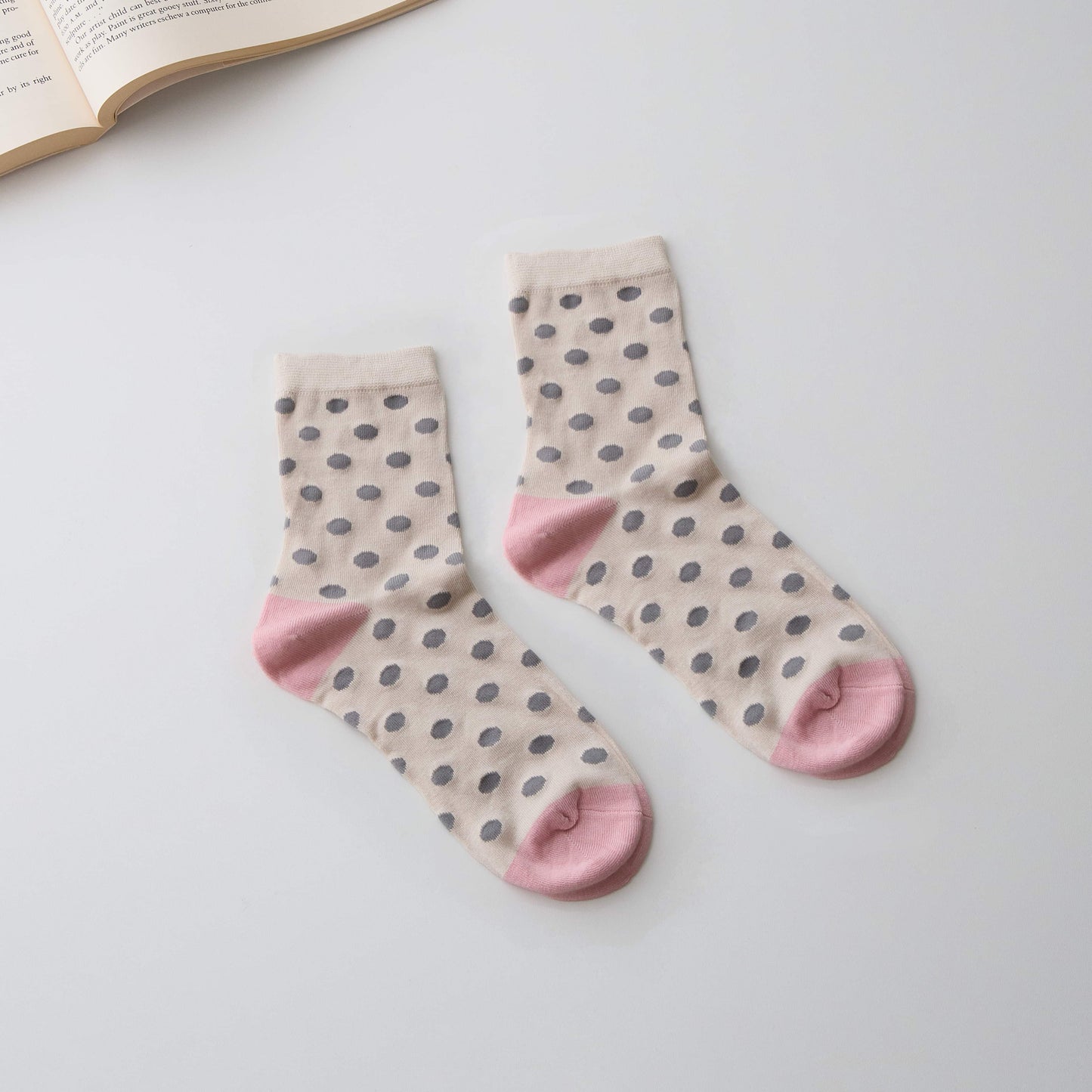 2-Pack Women’s Silk Blend Polka Dot Crew Socks – Soft & Breathable