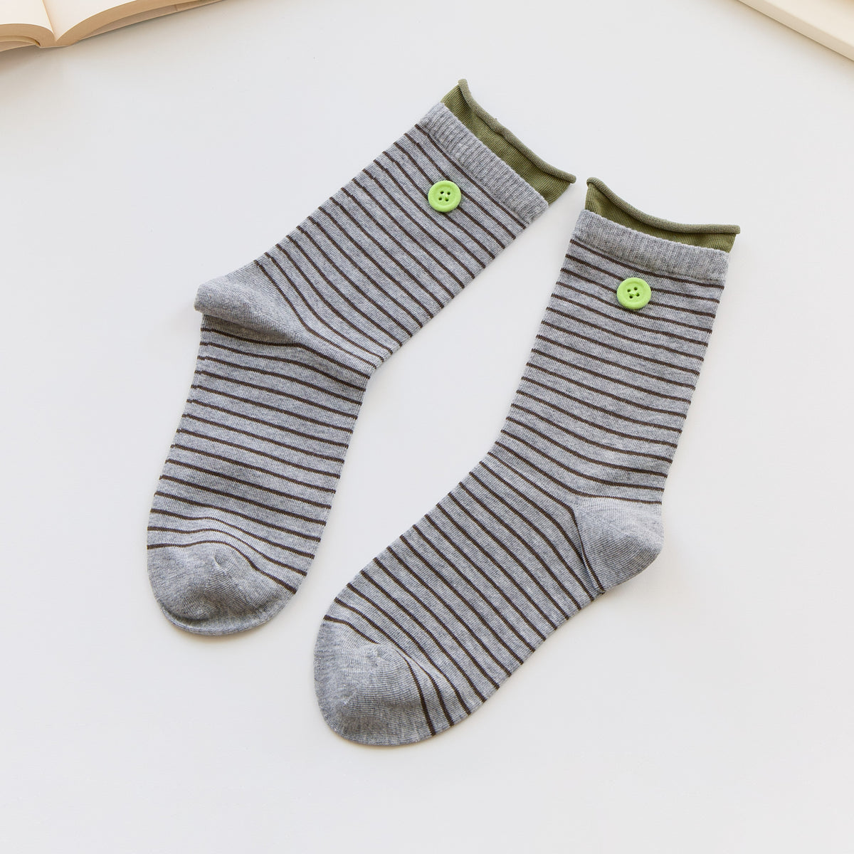 2-Pack Women’s Striped Cotton Crew Socks – Velvet Button Detail
