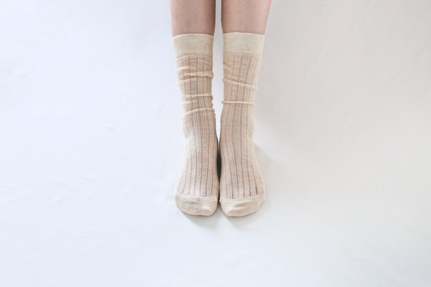 2-Pack Women's Thin Wool Crew Socks – Solid Color & Breathable