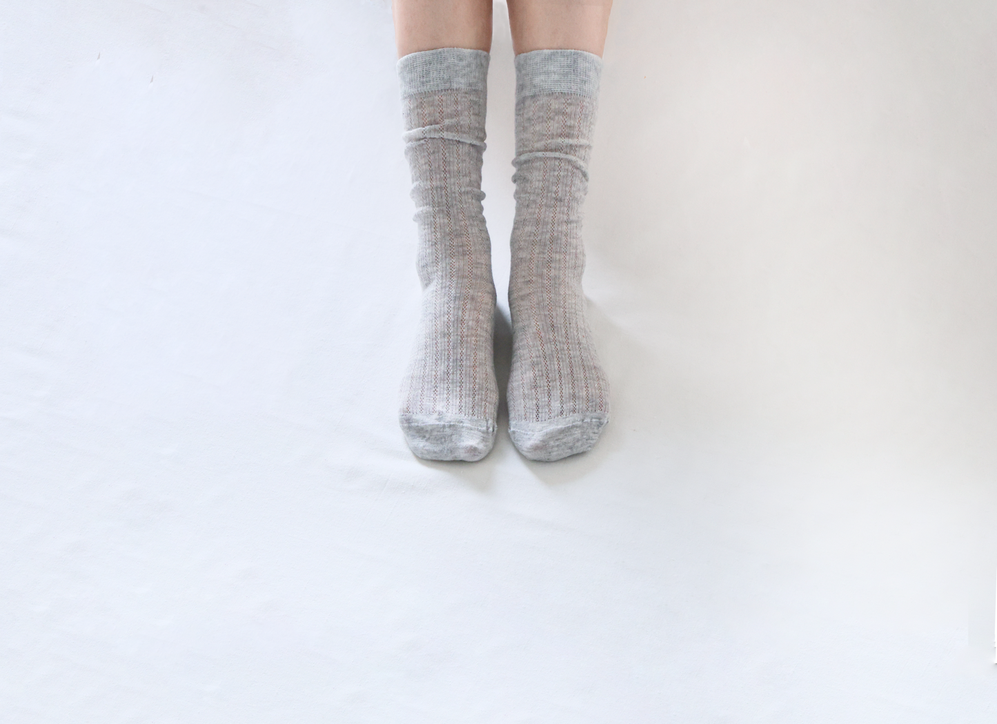 2-Pack Women's Thin Wool Crew Socks – Solid Color & Breathable