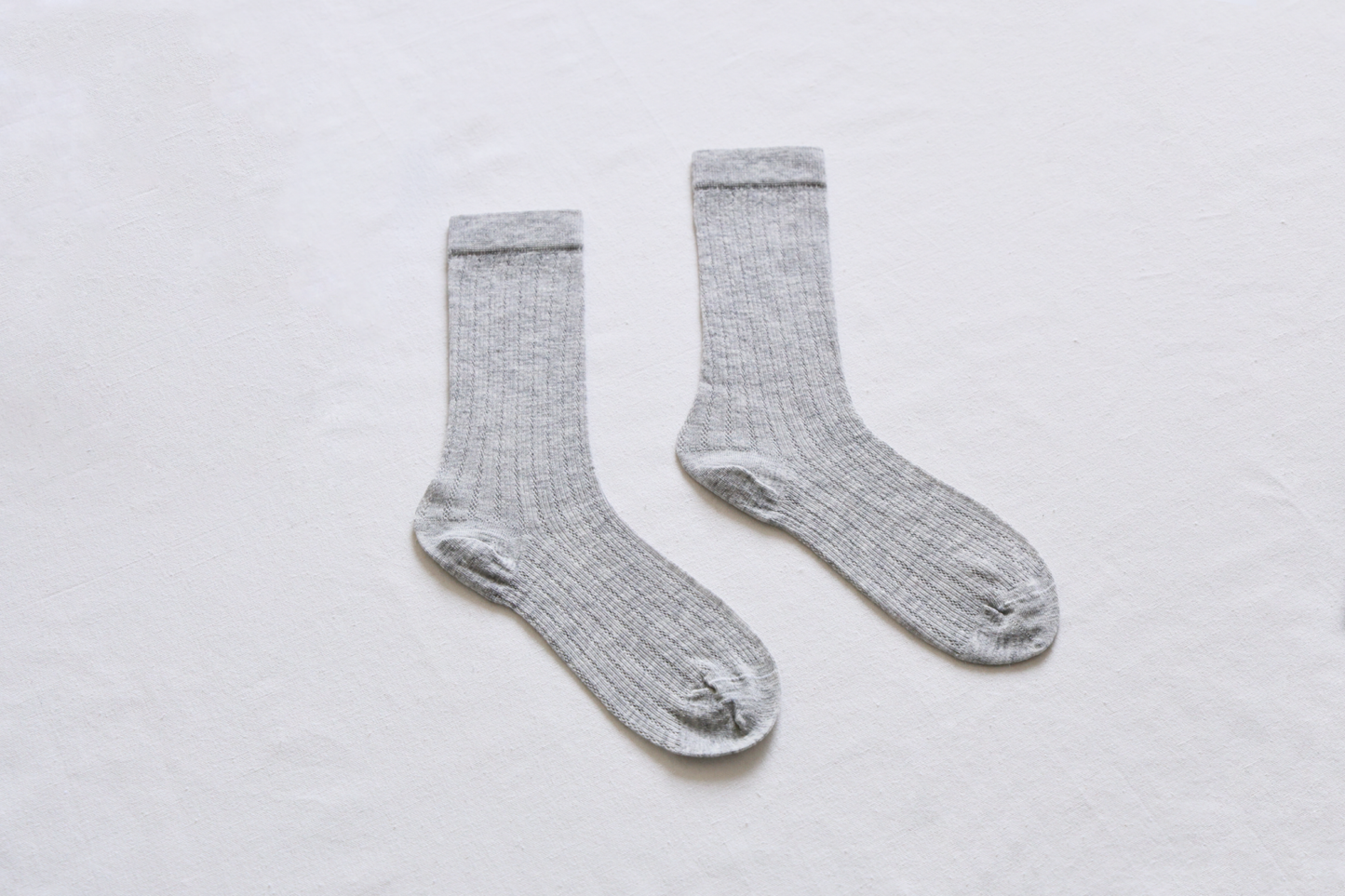2-Pack Women's Thin Wool Crew Socks – Solid Color & Breathable
