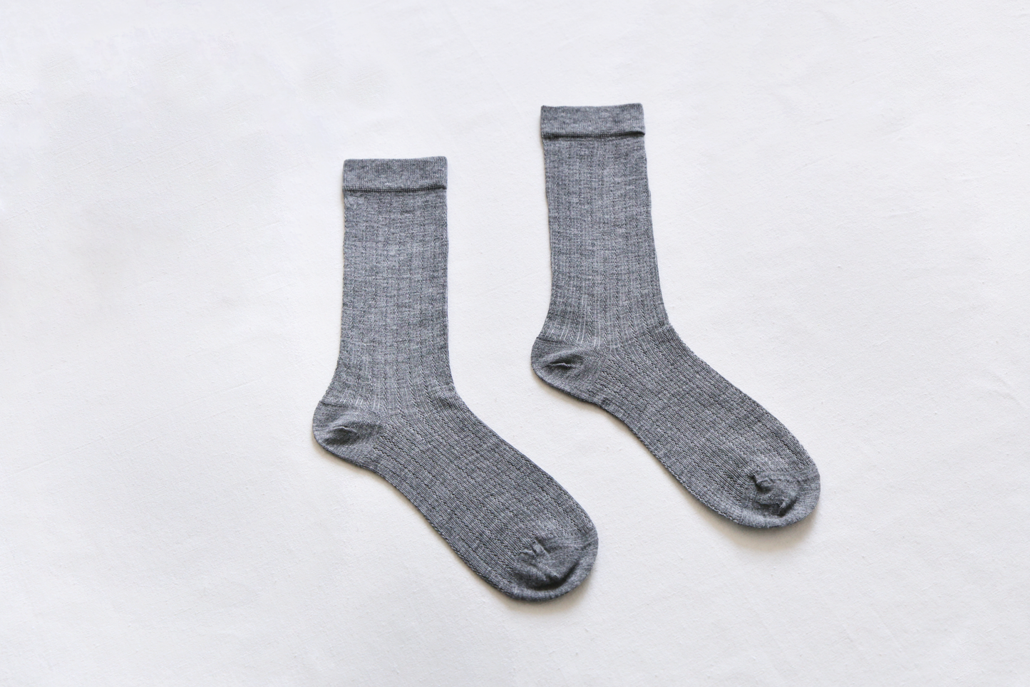 2-Pack Women's Thin Wool Crew Socks – Solid Color & Breathable