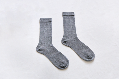 2-Pack Women's Thin Wool Crew Socks – Solid Color & Breathable