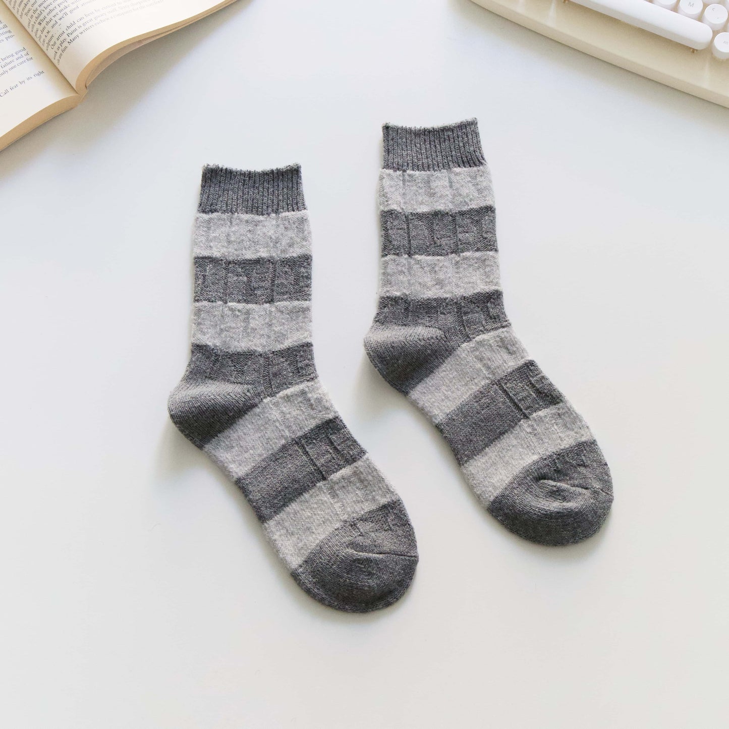 2-Pack Women’s Wool Blend Striped Crew Socks – Soft & Warm Knit